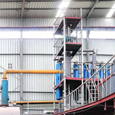 Fully automatic crude oil refining machine with vacuum distillation system